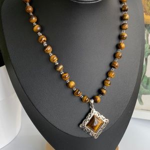 Vintage beaded tigers eye necklace with diamond shaped tigers eye pendant